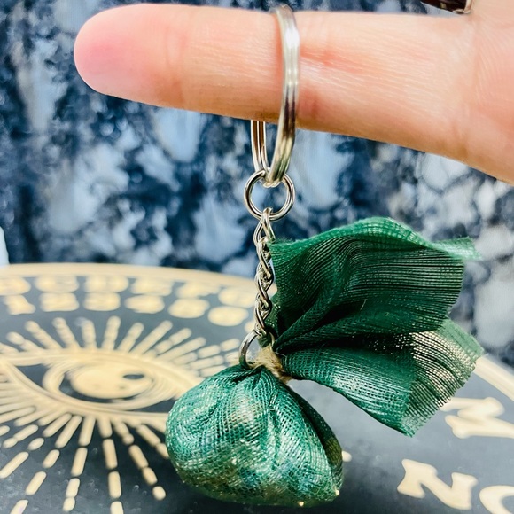 Money Mojo Bag Keychain, Attract Money Keychain - Picture 2 of 7
